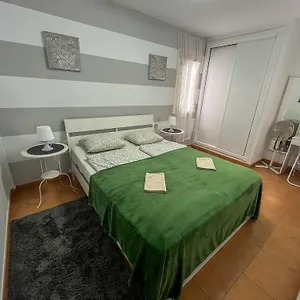 https://trendy-surfstyle-2-bedroom-apt.adeje-hotels.com